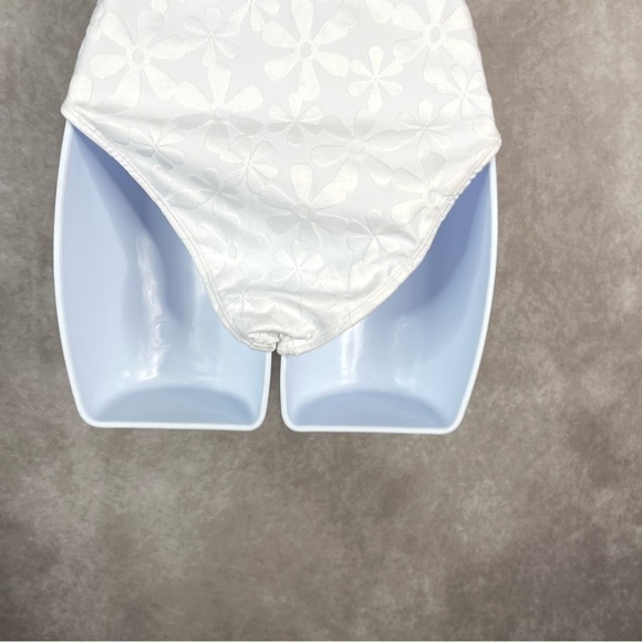 Kenny Flowers The Santorini White Floral Jacquard Underwire One Piece NWT - Picture 7 of 10